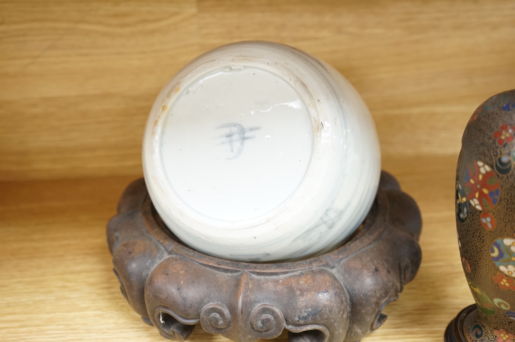 A Korean jar, a pair of Japanese cloisonné vases on stands and other items, largest 23cm high
